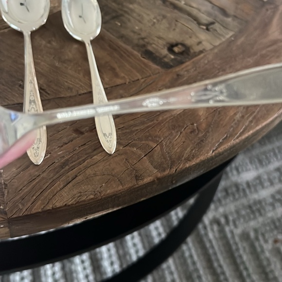 Vintage Oneida 5 pc Flatware Set: - Picture 7 of 16